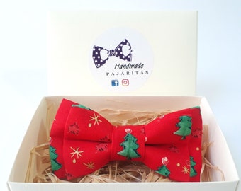 Mens bowtie with christmas trees / Christmas Bow Tie / Men's Bow Tie Pre-tied Bow Tie For Men / Self Tie Bow Tie / Skinny Tie