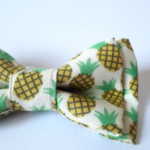 Pineapple Bow Tie / Ananas bow tie / Mens Bow Tie Pre-tied Bow Tie For Men / Pocket Square / Boys Bow Tie / Self Tie Bow Tie / Skinny Tie