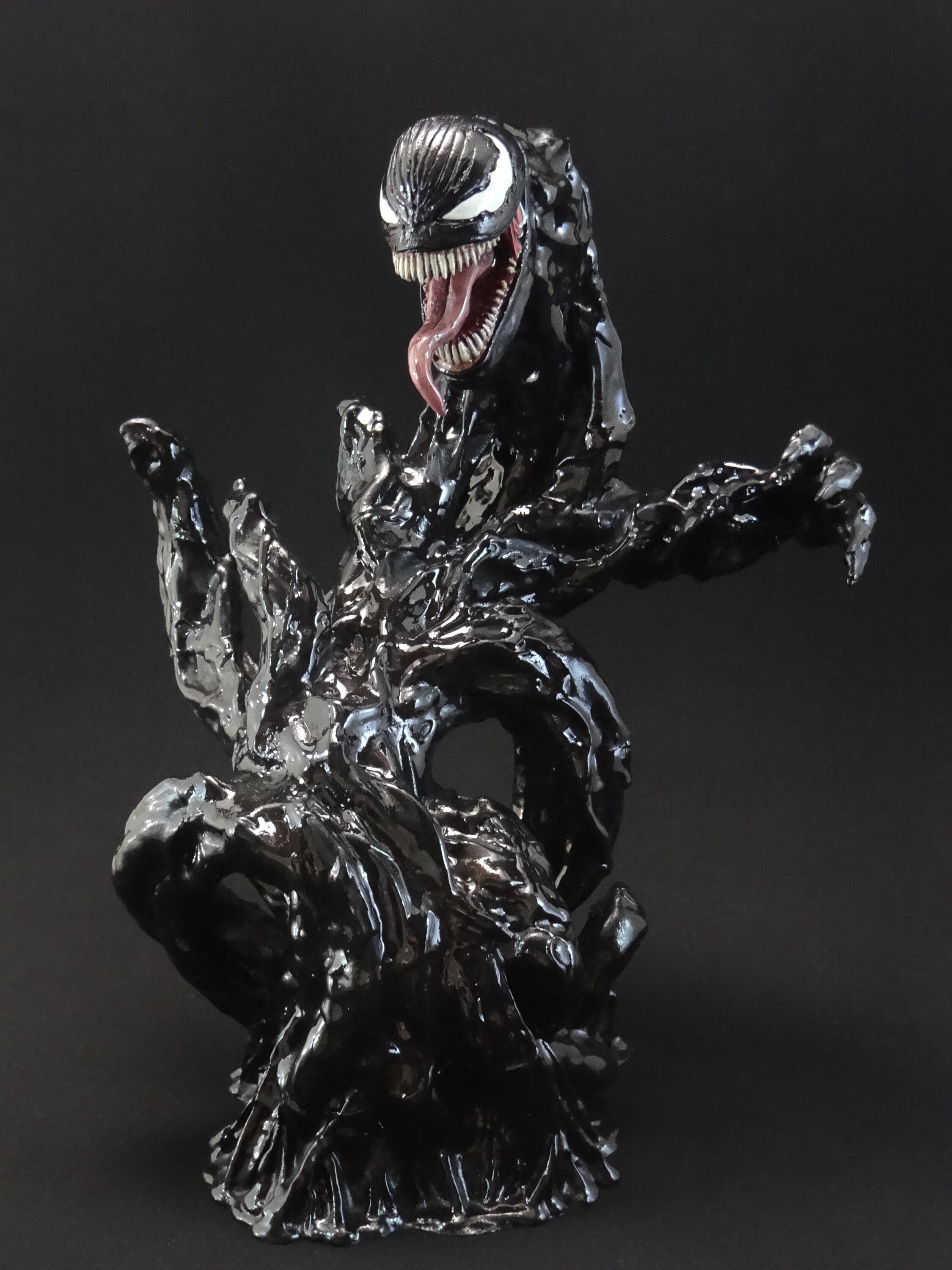 ヴェノム シンビオート エイリアン スタチュー VENOM 12インチ