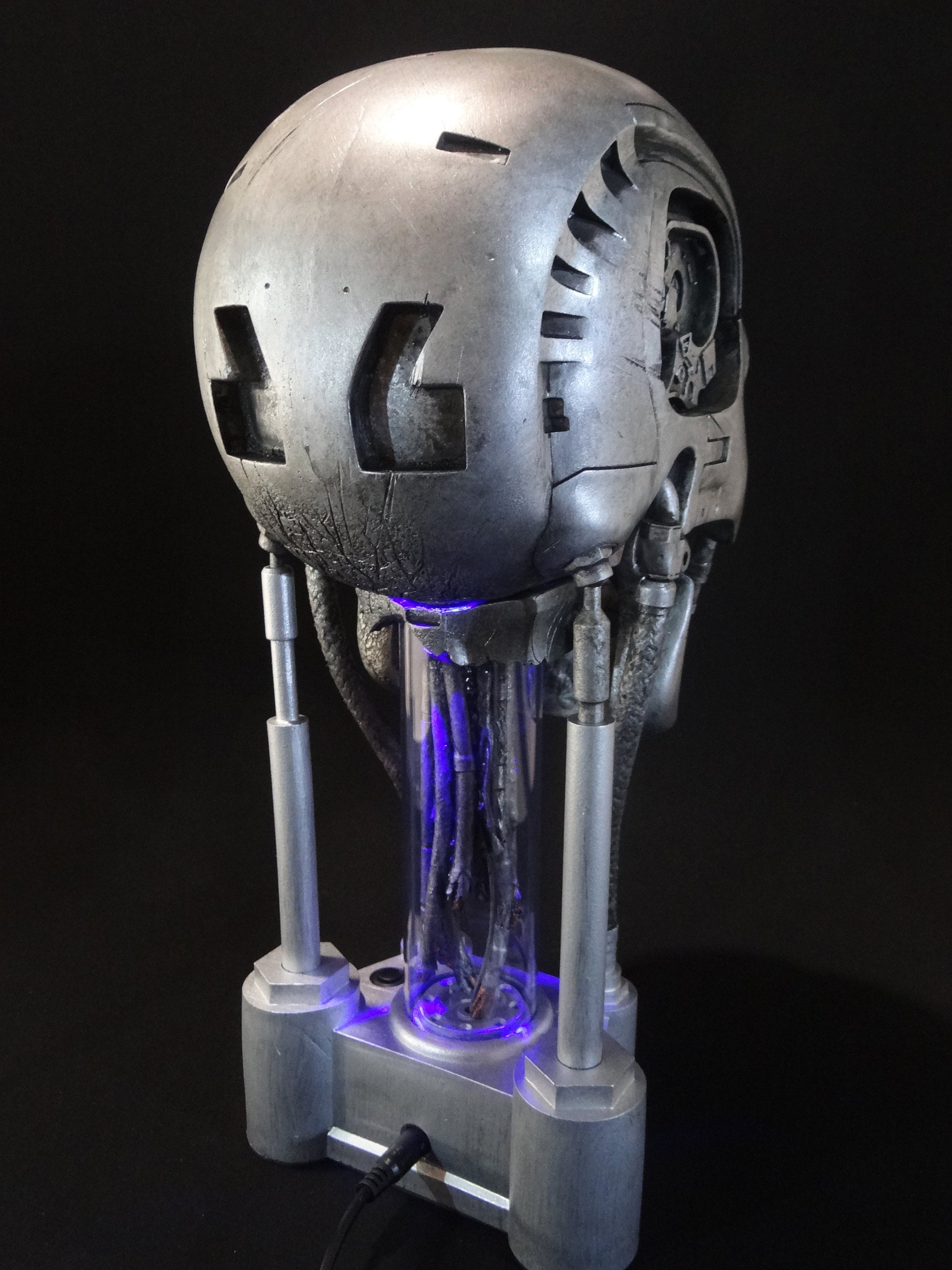 Amazon.co.jp: ターミネーター2 1/1スケール T-800 エンド