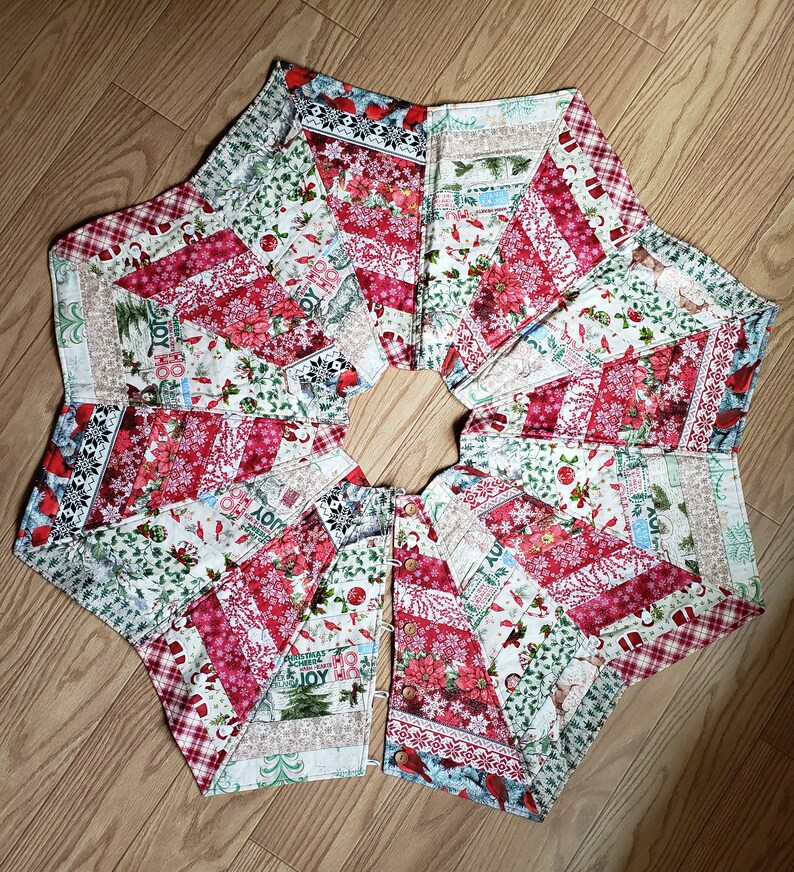 Christmas Quilted Tree Skirt 3