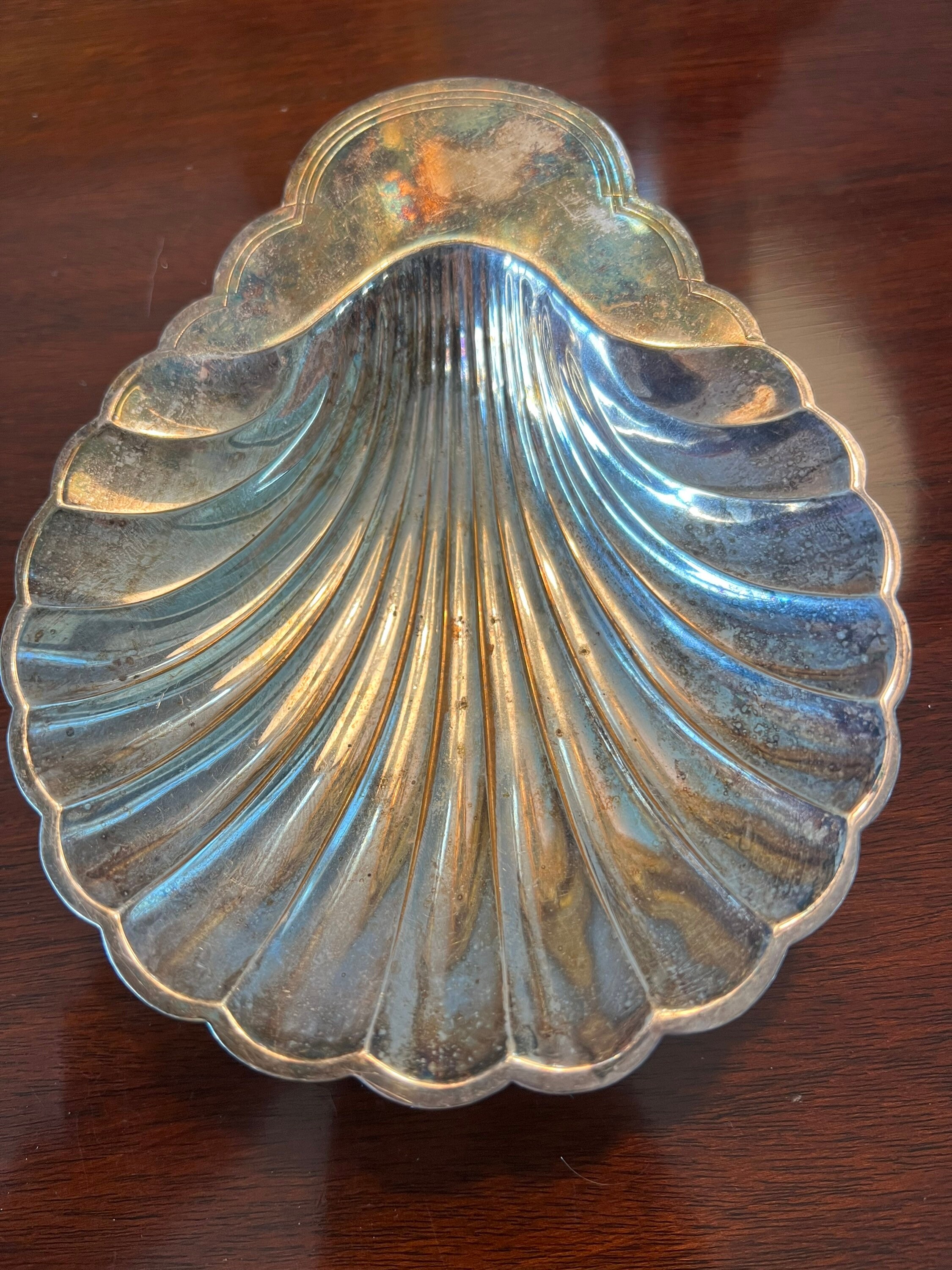 International Silver Company 394 Set of 2 Clam Shell Footed Silver