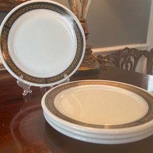 Vintage Pyrex Fleur Di Lis Salad Plates - Set of 4