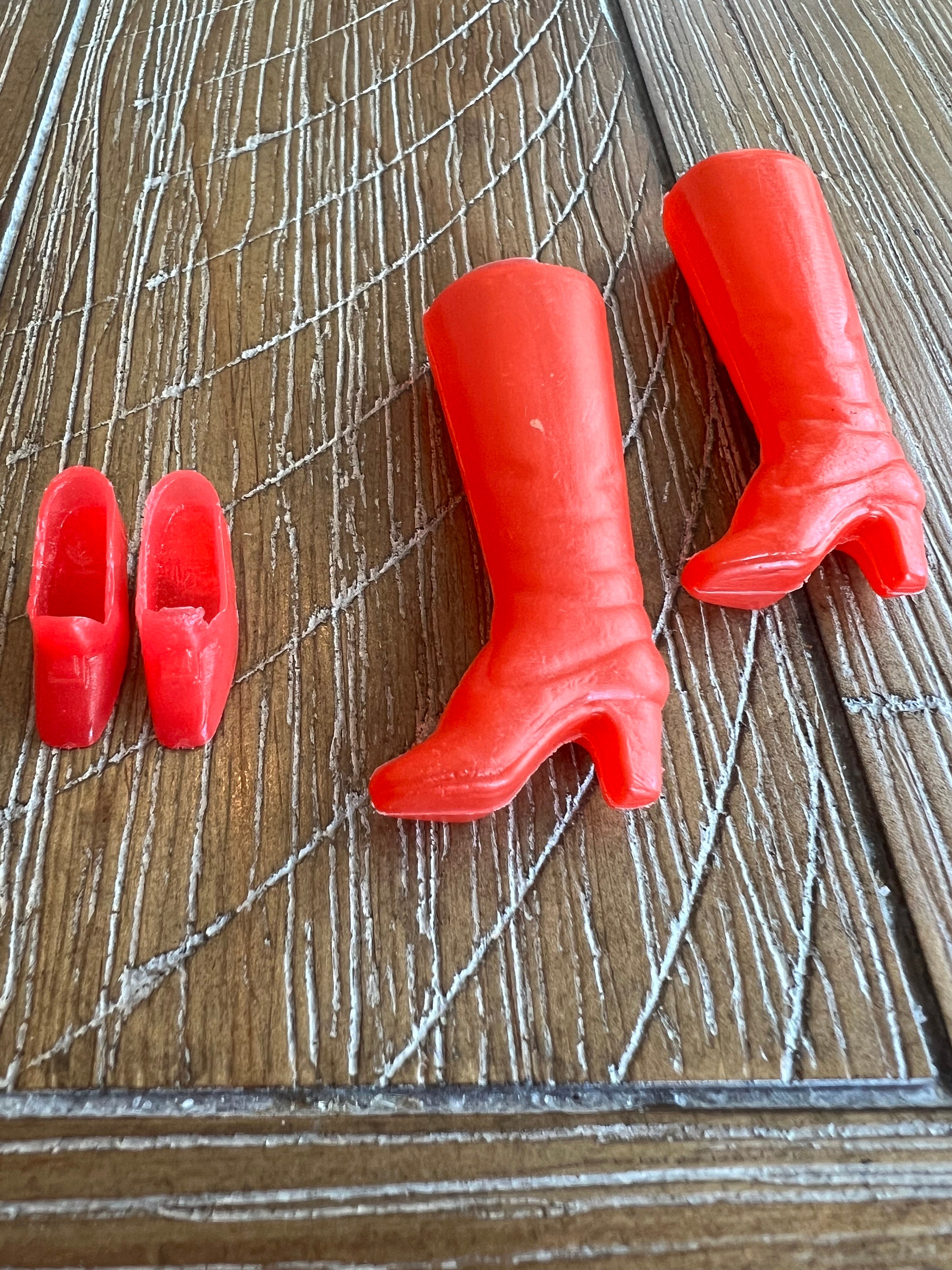 ヴィンテージバービー靴 Vintage Mod Barbie Boot and Shoe Lot Red High Boots Red