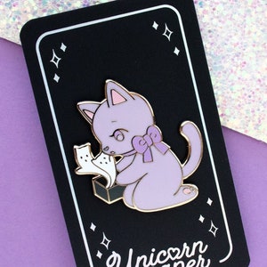 Pawdora&#39;s Box Enamel Pin // Spooky Ghost Cat Enamel pin // Halloween, Fall, Witchy, Kawaii Spooky Gift, Pandora&#39;s Box, Funny Cat Pin