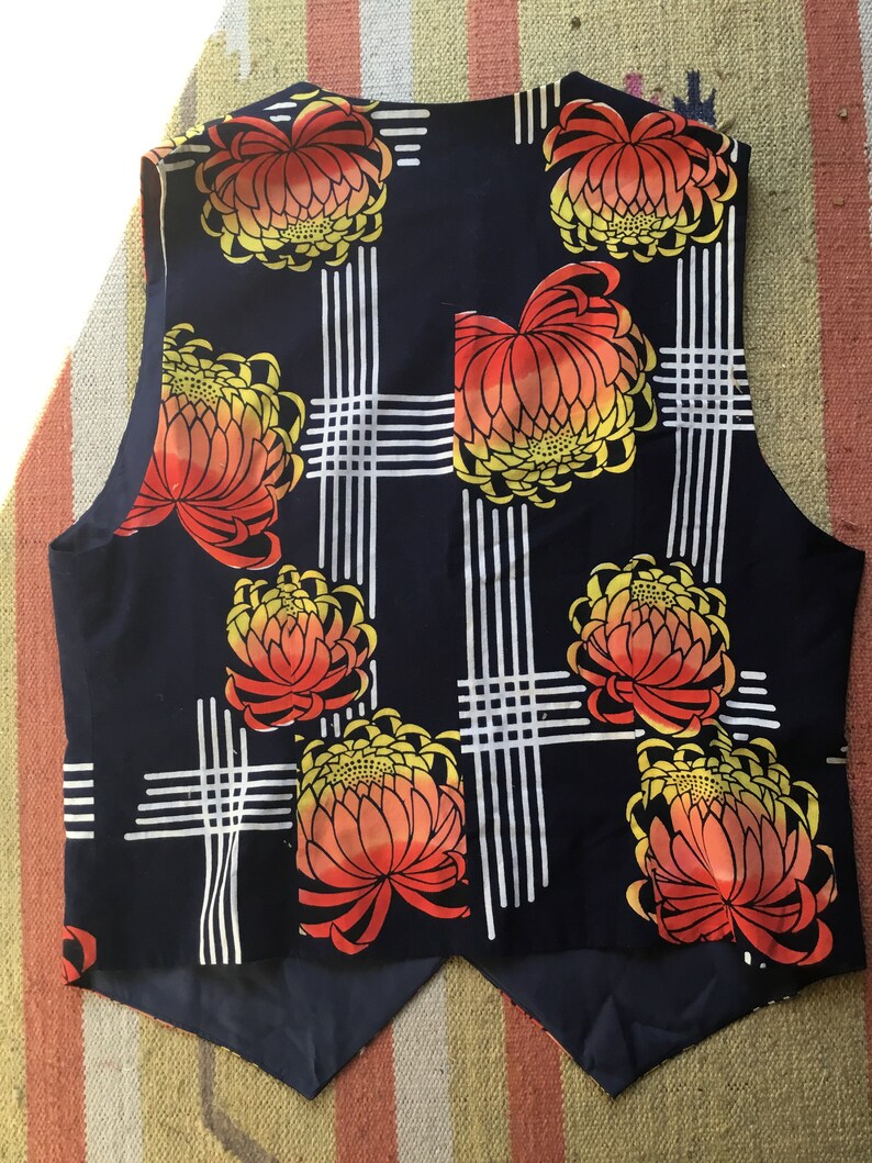 VINTAGE Chrysanthemum printed vest