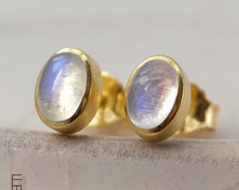 rainbow moonstone stud earrings gold, small earrings with AAA gemstones, oval stud earrings made of gold-plated silver, handmade jewelry