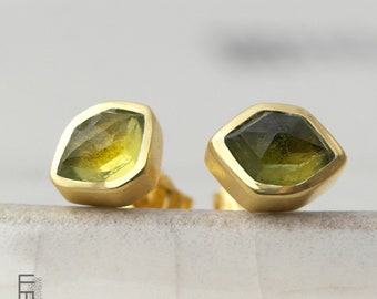 yellow green tourmaline ear studs gold, small earrings with natural gemstone, silver gold plated, handmade tourmaline jewelry
