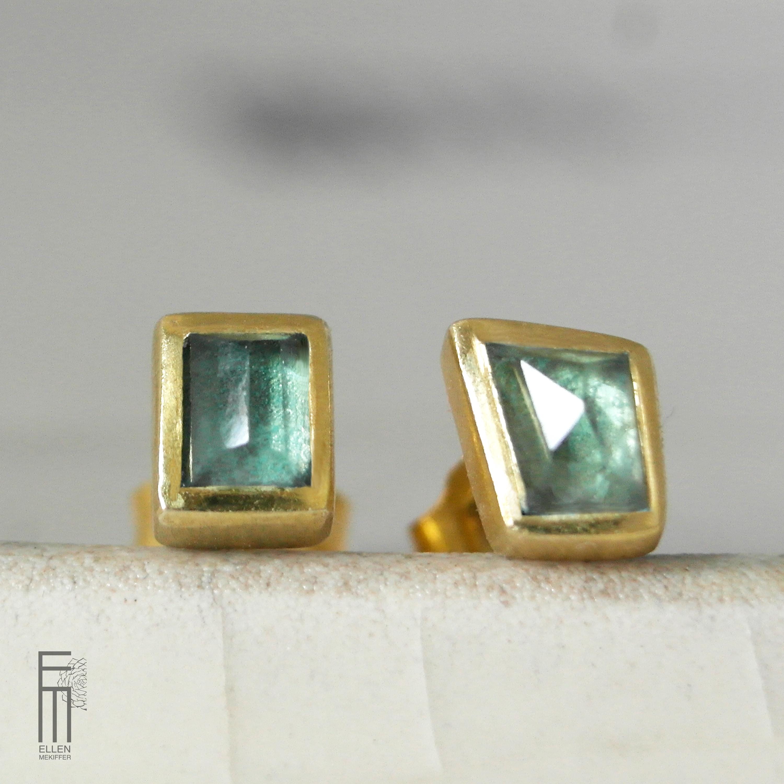 Boucles D'oreilles Clous En Tourmaline Verte Naturelle Et Perles – Plaqué Or 18 Carats