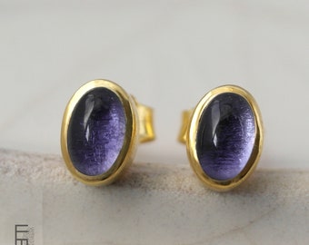 iolite stud earrings gold, small earrings with blue gemstones, oval stud earrings made of gold-plated silver, handmade jewelry