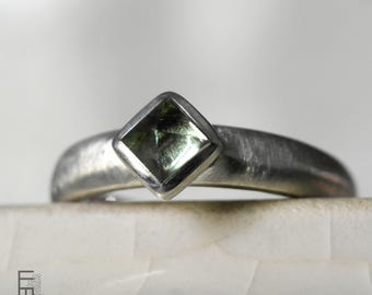 Anello con tormalina verde chiaro in argento sterling 925 – gemma taglio rosa color pastello – elegante anello solitario fatto a mano – taglia 54