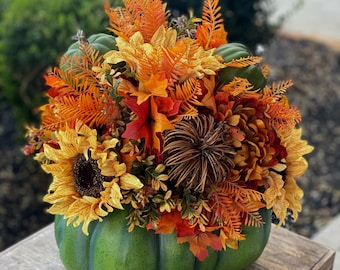 Sunflower and Pumpkin Fall Centerpiece: Elegant Autumn Table Decor