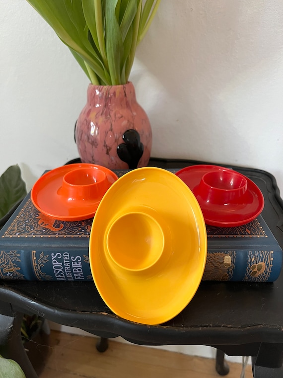3er Set Vintage Memphis Style Eierbecher aus Kunststoff