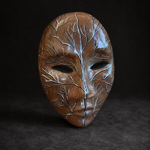 Máscara de pared de cerámica danesa vintage de Annelise Jørgensen – Escultura de cerámica artesanal firmada con forma de rostro de árbol.