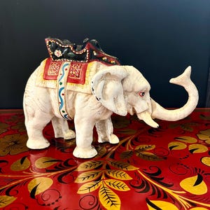 Vintage Hubley Cast Iron Mechanical Elephant Coin Bank/PiggyBank