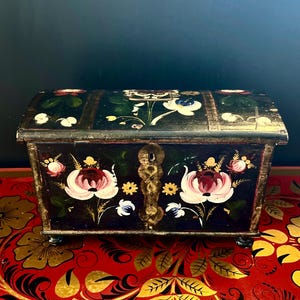 Stunning Antique Hand Painted Wooden Norwegian Jewellery Box