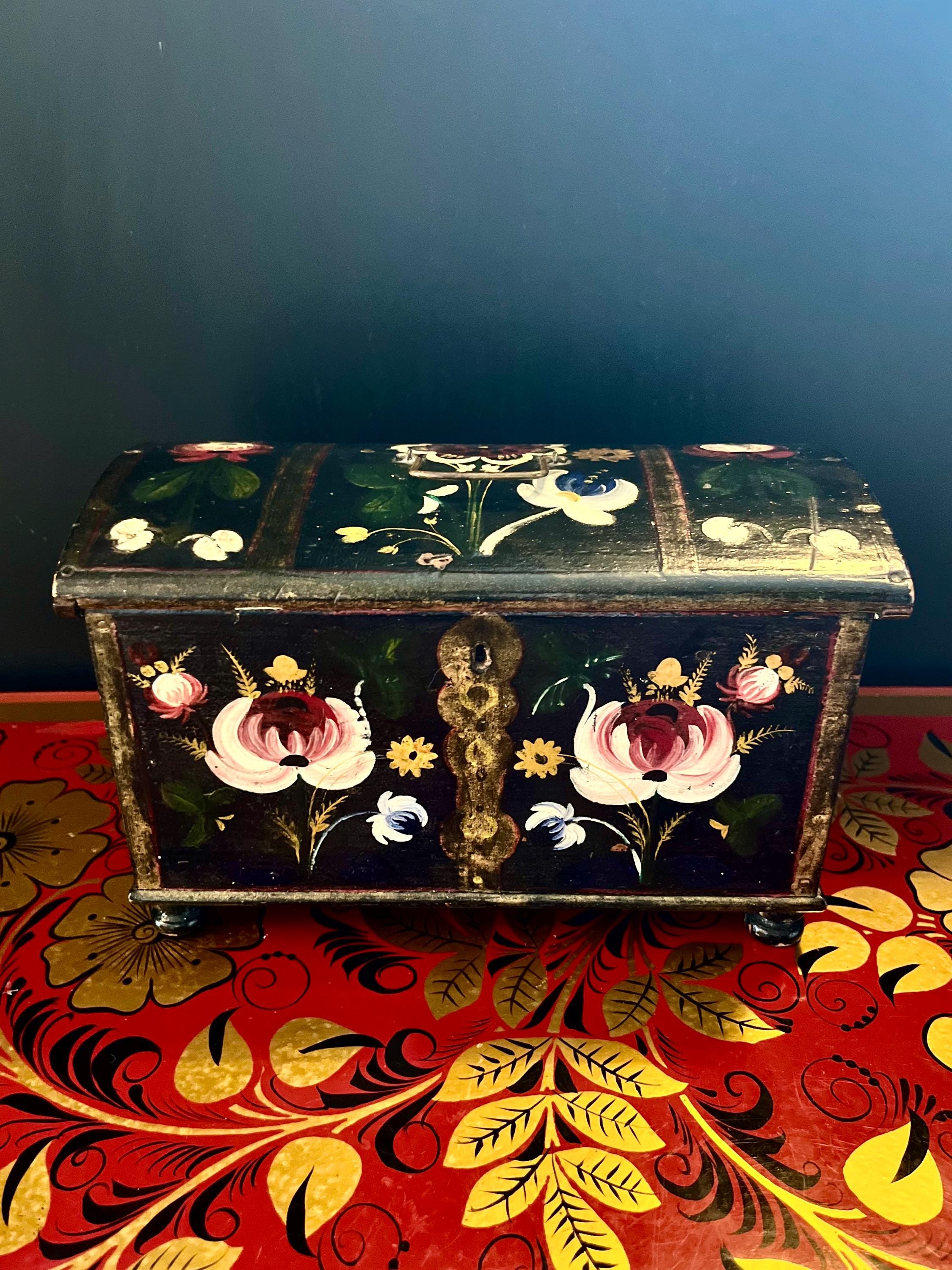Antique Hand-painted Norwegian Wooden Jewellery Box: Floral Folk