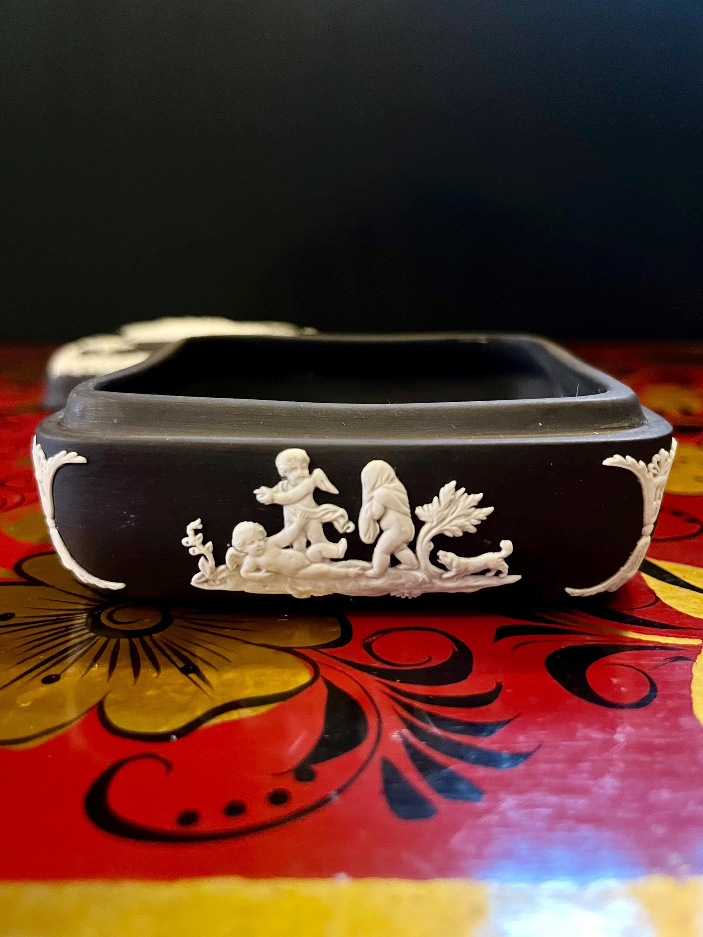 ヴィンテージ ウェッジウッド ブラック ジャスパーウェア 蓋付き小物