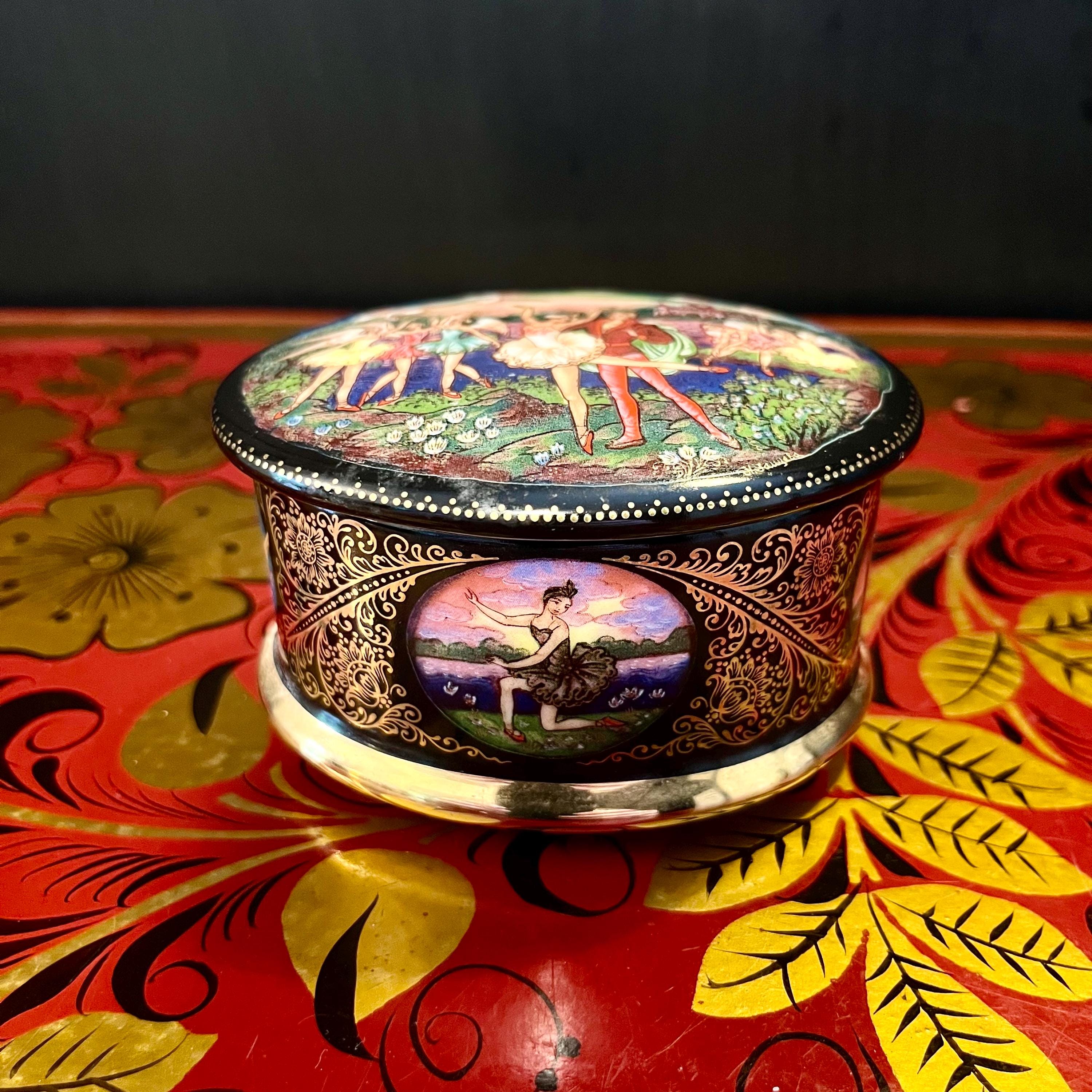 Vintage Swan Lake Music Box: Hand-painted Porcelain, Natalia