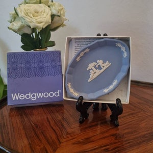 Vintage Wedgewood Jasperware Sweet Dish In Original Box With Original Pamphlet