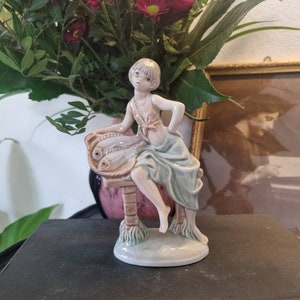 Belle figurine vintage Mirete Espagne Poisson Vendeur
