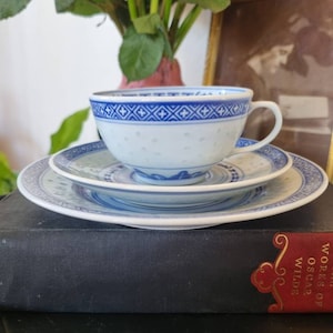 Beautiful Vintage Jingdezhen Porcelain LingLong Rice Eye Trio Set