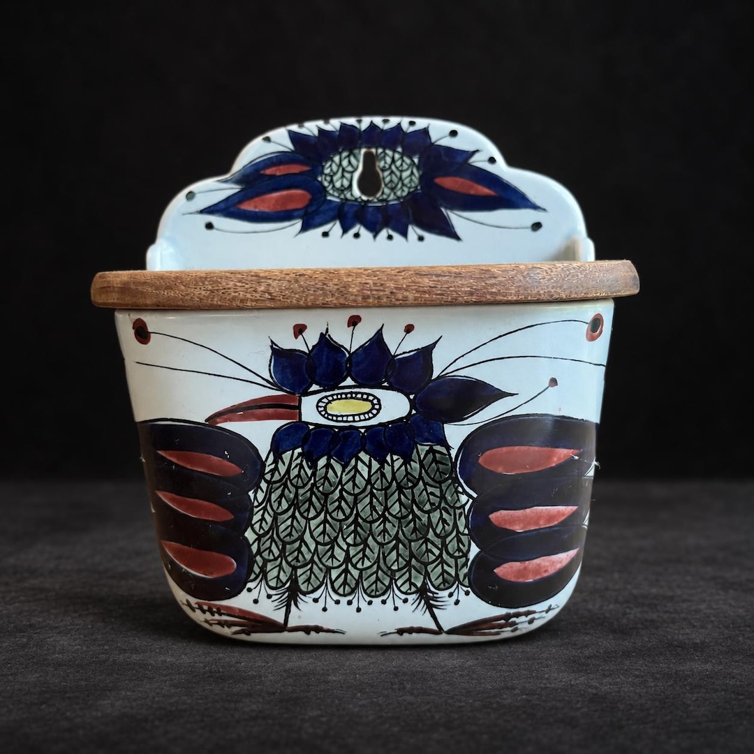 Royal Copenhagen Tenera Salt Box 132/261, Beth Breyen Crazy Bird