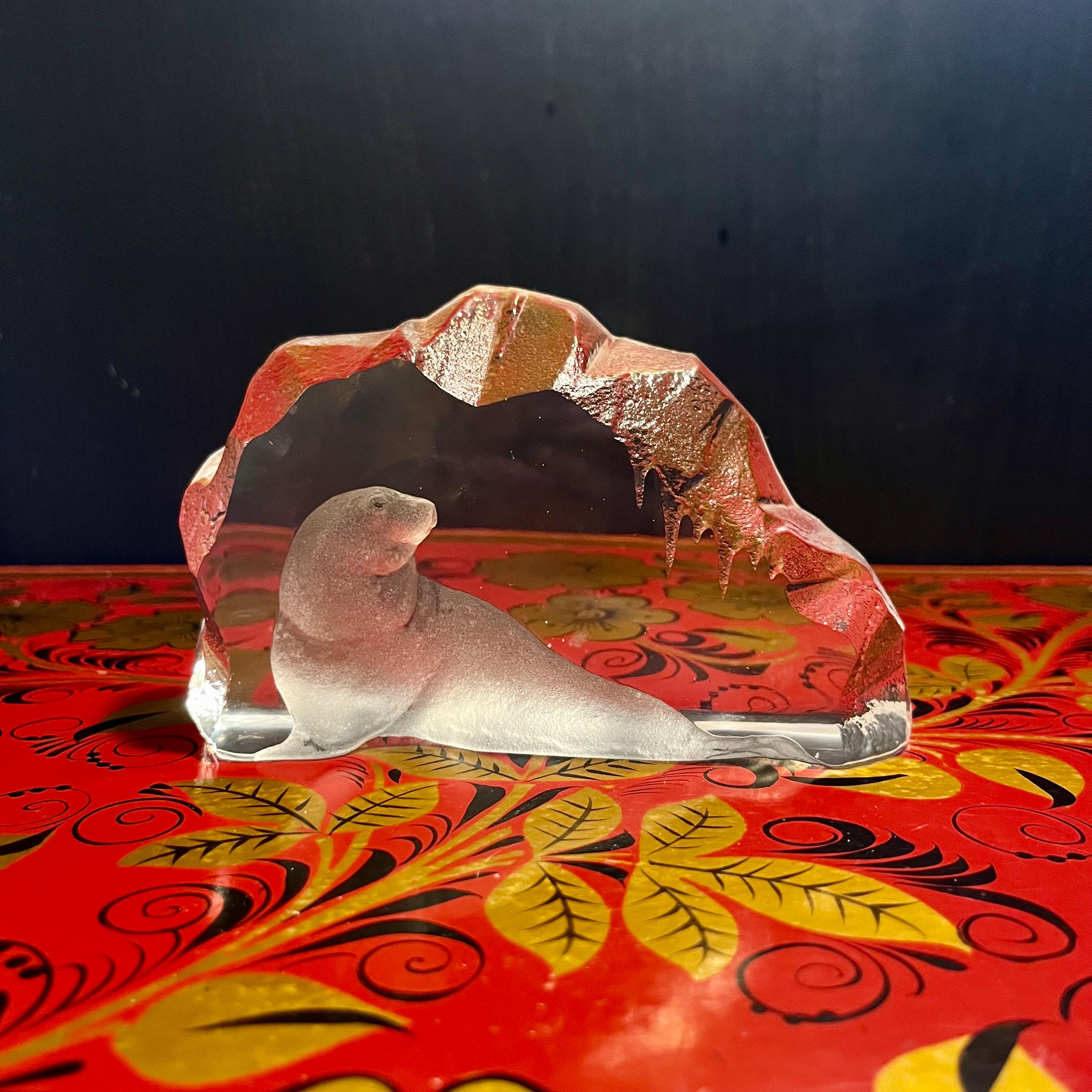 Vintage Swedish Mats Jonasson Målerås Crystal Art Glass Seal