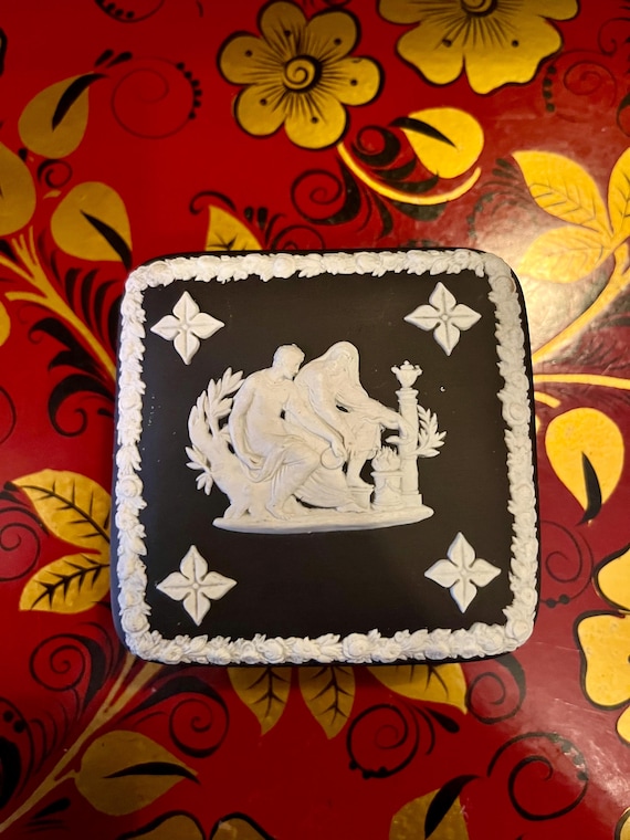 ヴィンテージ ウェッジウッド ブラック ジャスパーウェア 蓋付き小物