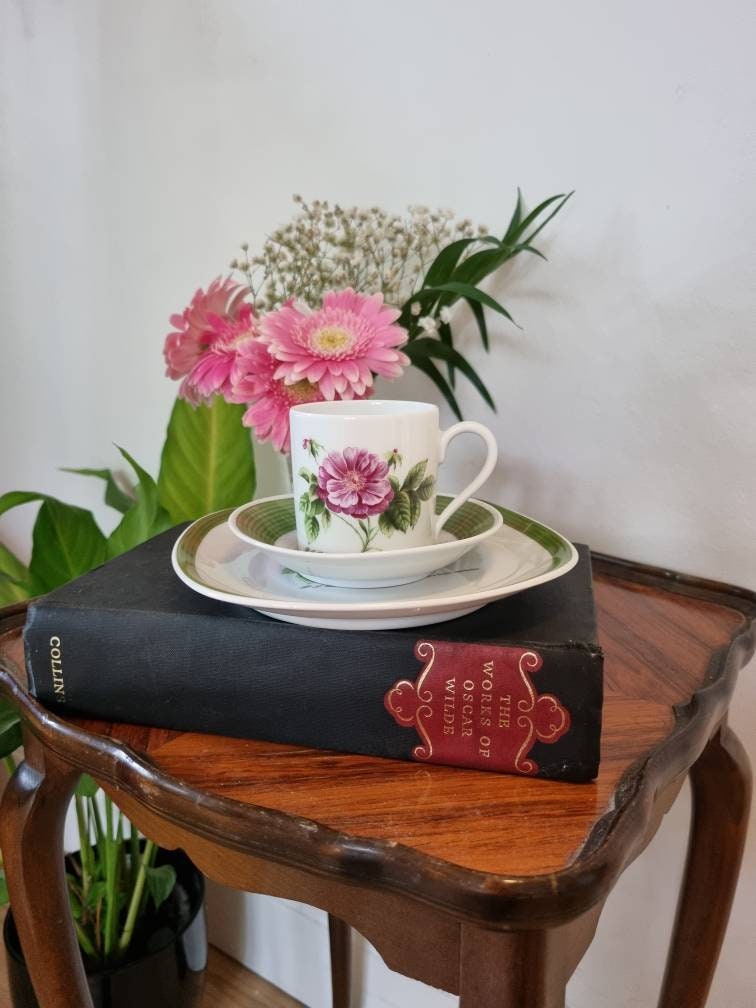 Gorgeous Vintage Hutschenreuther Espresso Trio Set