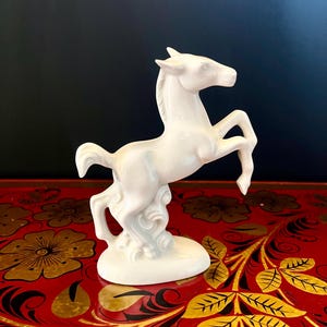 Beautiful Vintage Lipizzaner Souvenir Porcelain Horse Figurine By Lippelsdorf GDR