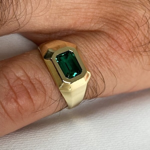 14K Gold Men&#39;s Emerald Signet Ring: Geometric Art Deco Pinky Ring