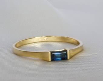 Blue Sapphire Baguette Cut Minimalist Ring, Unique Modern Solitaire Ring, Natural  Sapphire.