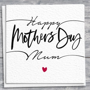Biglietto di auguri per la festa della mamma con scritta disegnata a mano e cuore rosso, biglietto quadrato, design unico