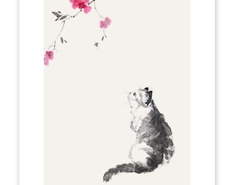 Könnte beinhalten: Eine Schwarz-Weiß-Tuschzeichnung eines Katers, der zu einem Zweig mit rosa Blüten aufblickt. Der Kater sitzt auf einem weißen Hintergrund.