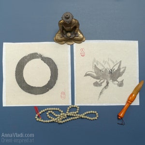 Enso Zen Circle e Lotus — set di 2 opere d'arte originali di calligrafia orientale Zenga, inchiostro nero su carta di riso grezza, arte della parete di meditazione Yoga