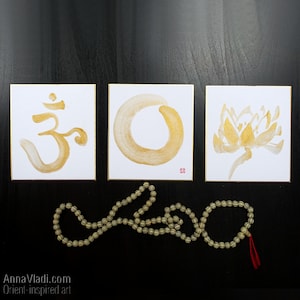 Enso, Om, Lotus — Set di 3 tavole shikishi dipinte a mano, simboli spirituali orientali in inchiostro oro su carta di riso, pittura feng shui, arte Zen