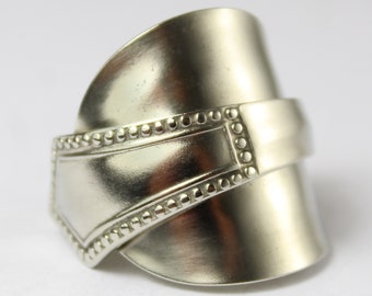 Silverware jewelry ring, ca. 60 (19.1) Ring made of silverware