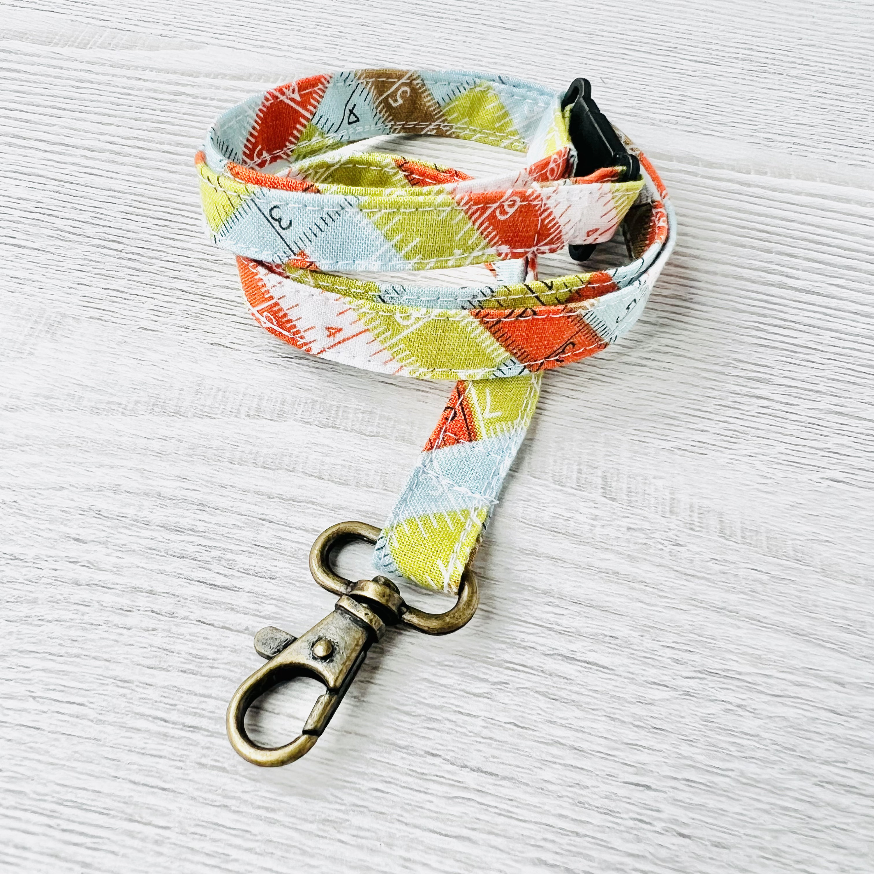 Retractable Seamstress Ribbon Meter Jungle Pattern: Bear Haberdashery and  Sewing Accessory, for Sewing Box 