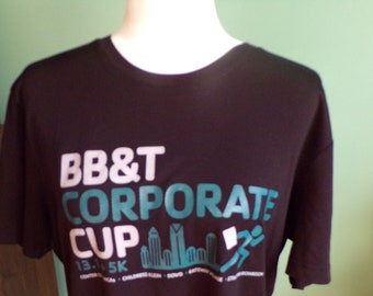 Vintage Unisex 2000s Black Colorful Polyester BBT Corporate Cup T shirt Top Short Sleeve Crew Neck Size Medium