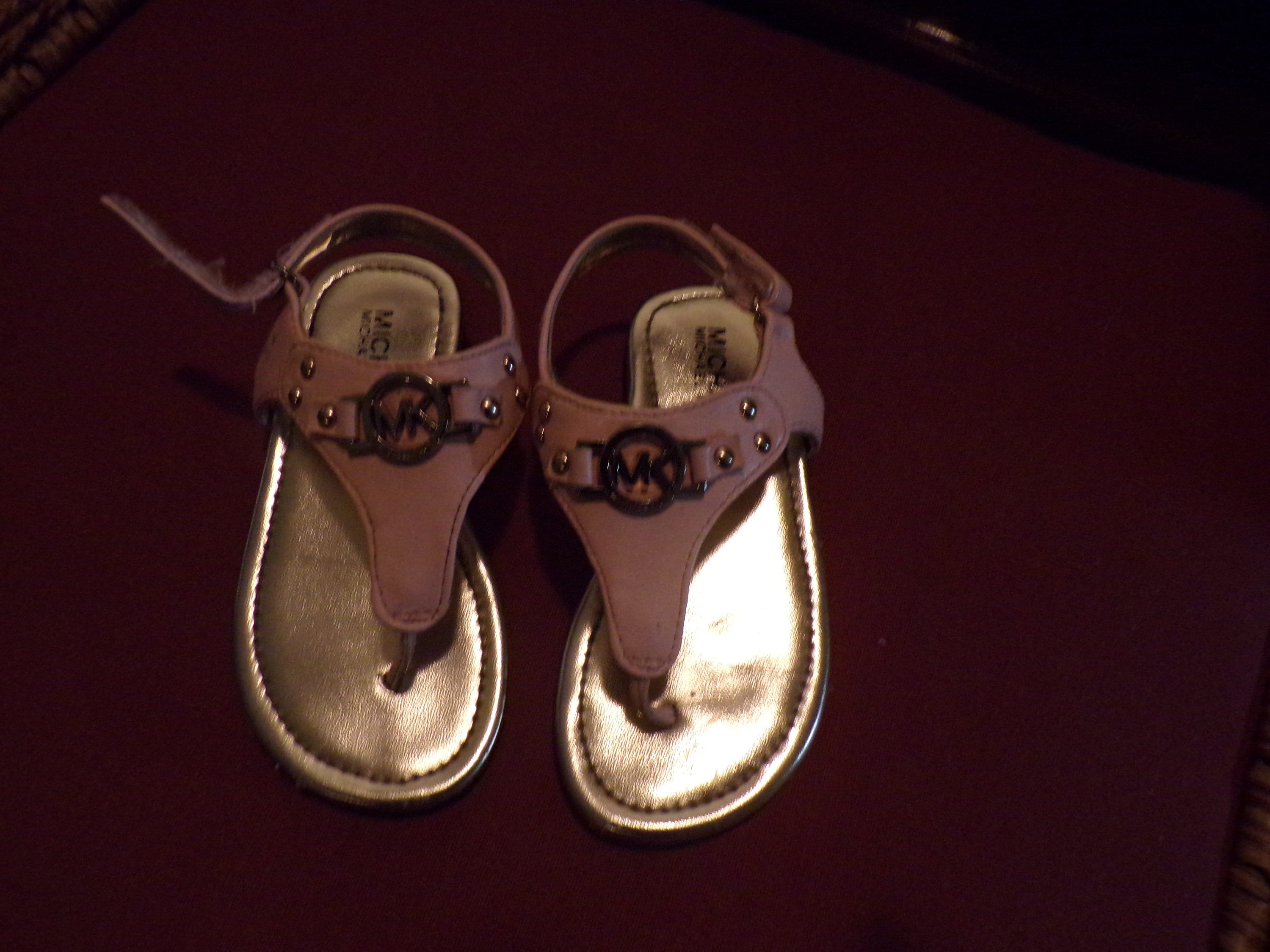 Michael kors best sale little girl sandals