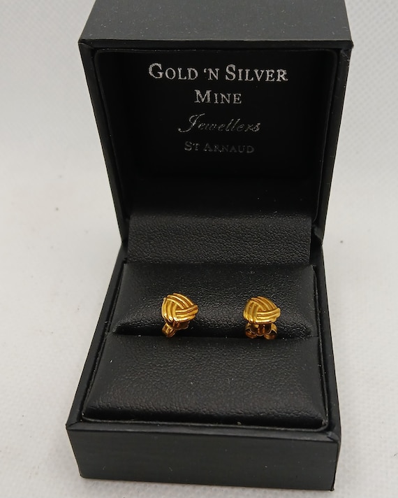 18ct Yellow Solid Gold STUD Earrings - image 1