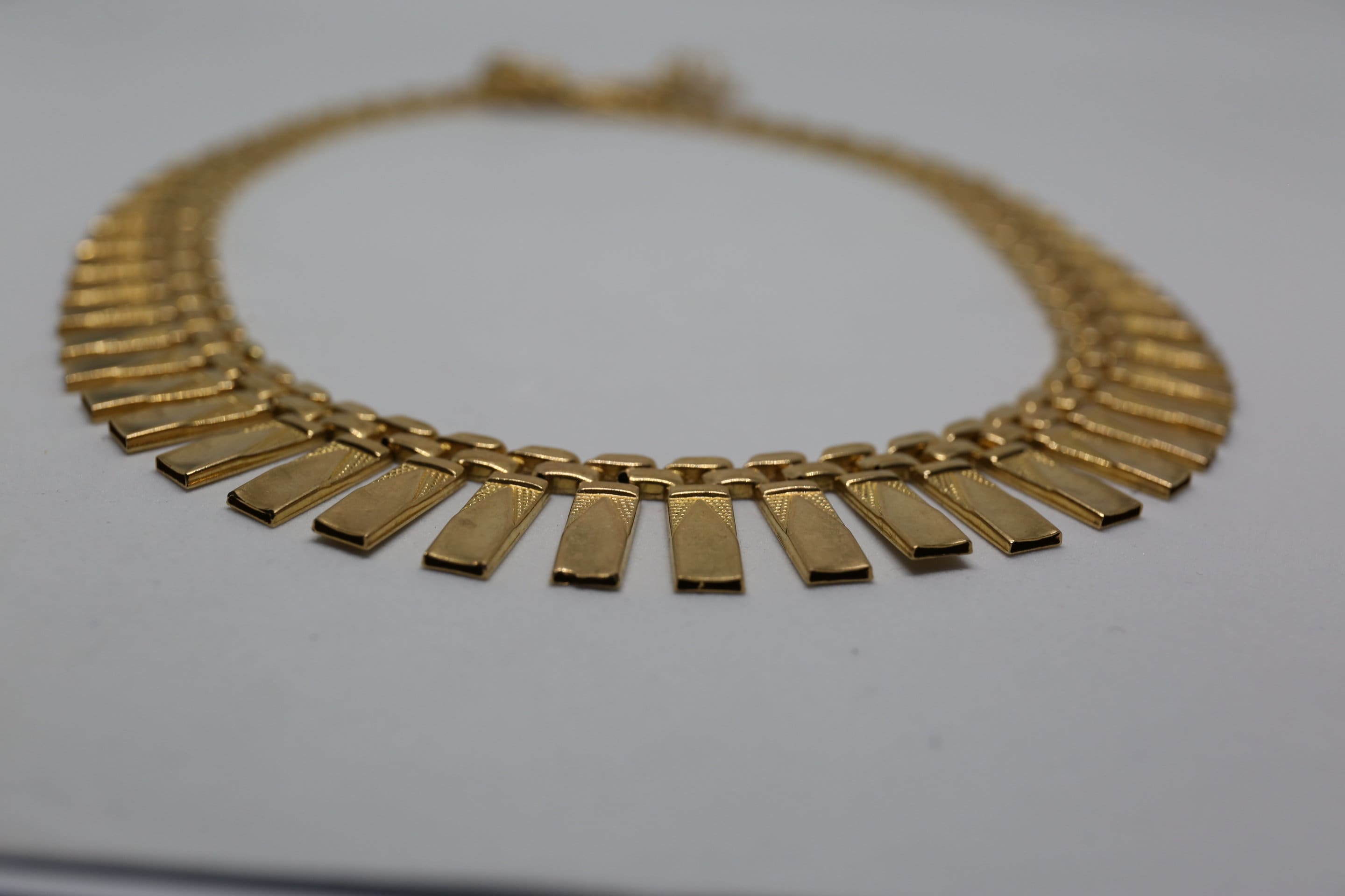 Cleopatra style gold necklace discount