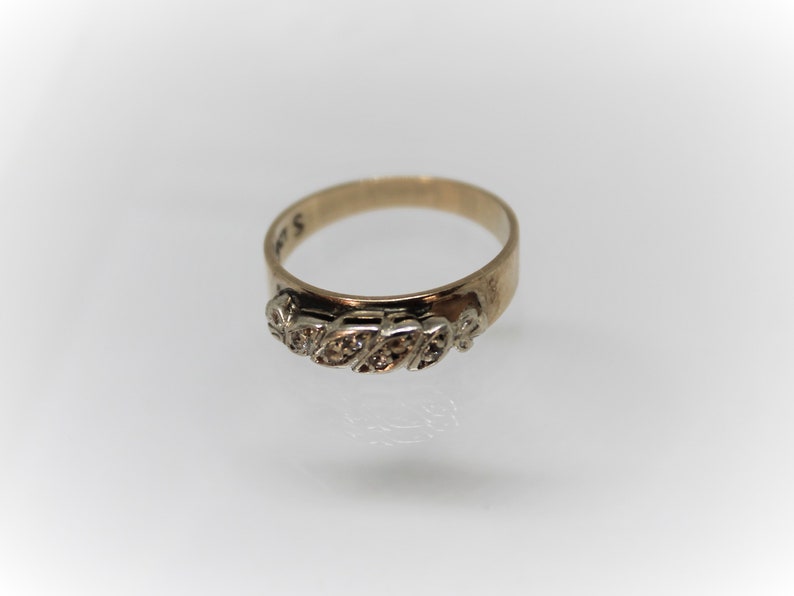 Antique 9ct Yellow Solid Gold Ladies Dress Ring with spinels