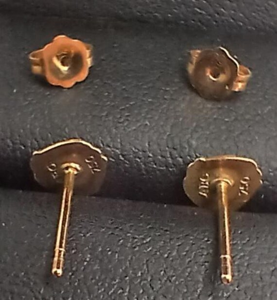 18ct Yellow Solid Gold STUD Earrings - image 3