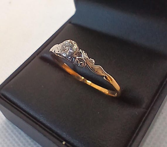 ART DECO 18ct Solid Gold and SOLITAIRE Diamond En… - image 4