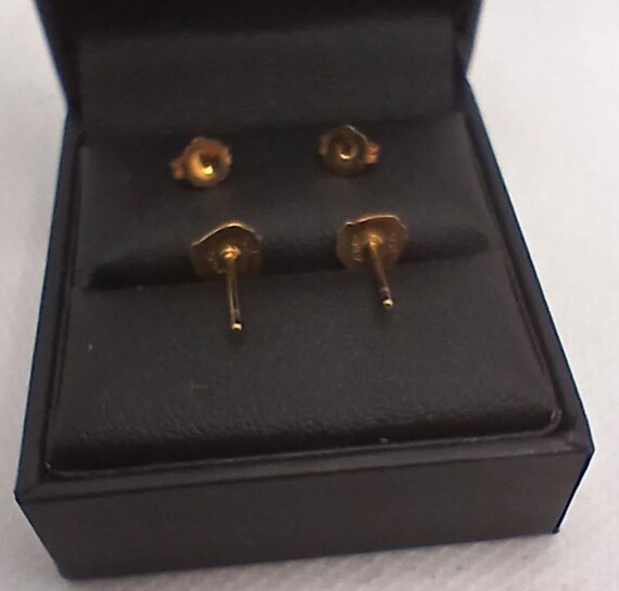 18ct Yellow Solid Gold STUD Earrings - image 4