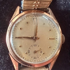 Vintage Solid 9ct ROSE GOLD GENTS Windup Watch 1951 Swiss Made Working Well.