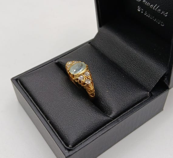 Antique 18ct Solid Yellow Gold Ring set with 6 x … - image 4