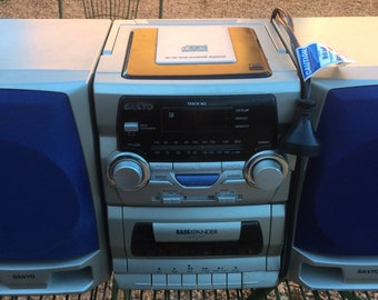 Vintage SANYO MCDS905F Radio Cassette /Cd Boombox c1985 All Working Well  Detachable Speakers!